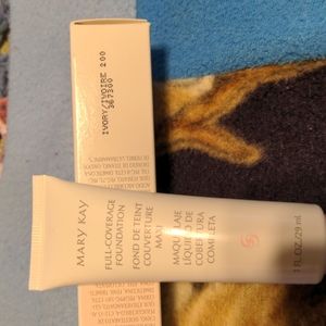Mary Kay full-coverage foundation ivory 200, 1floz